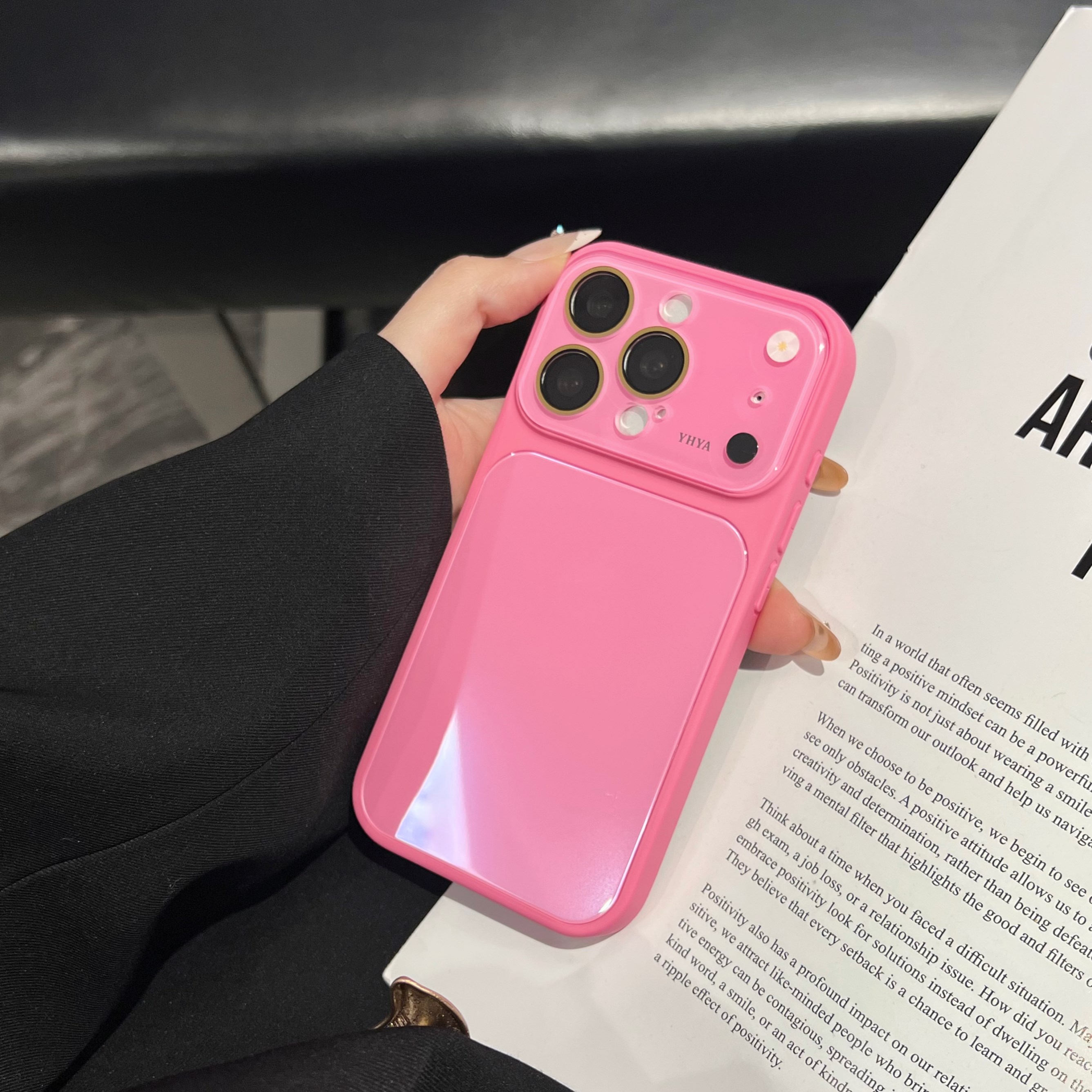 Luxury Instantly Turn 17 Tempe - огляд і ціна Camera Lens Protector